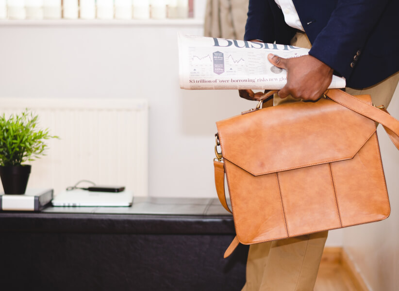 <p>* Ezberlemeyi değil, araştırmayı seven,<br />* Kişisel hak ve özgürlüklerini koruyabilen,<br />* Kendi ayakları üstünde durabilen,<br />* Güçlükler karşısında yılmadan savaşabilen,<br />* Çalışkan ve sorumluluk sahibi,<br />* En az bir yabancı dili mükemmel düzeyde konuşan,<br />* Teknolojiye hakim,<br />* Bilimsel düşünüşe sahip,<br />* Sorgulamadan hiçbir düşünceyi kabul etmeyen, başkalarının hakları olmazsa kendi haklarının da olmayacağını bilen,<br />* Dünyanın her ülkesinde yaşamını sürdürebilecek kadar entelektüel,<br />* Yaşadığı toplumun geleneklerine, değerlerine ve inanışlarına saygılı,<br />* Kendi değerlerine ve geleneklerine sahip çıkan,<br />* Kendisini ve hiç kimseyi küçük görmeyen yöneticiler, iş adamları ve donanımı yüksek, onurlu bireyler yetiştirmeyi hedeflemektedir.</p>